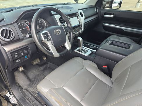 Used 2017 Toyota Tundra SR5 w/ SR5 Upgrade Package image 4