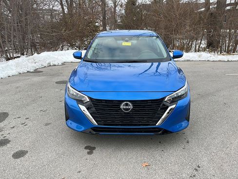 Used 2025 Nissan Sentra SV image 9
