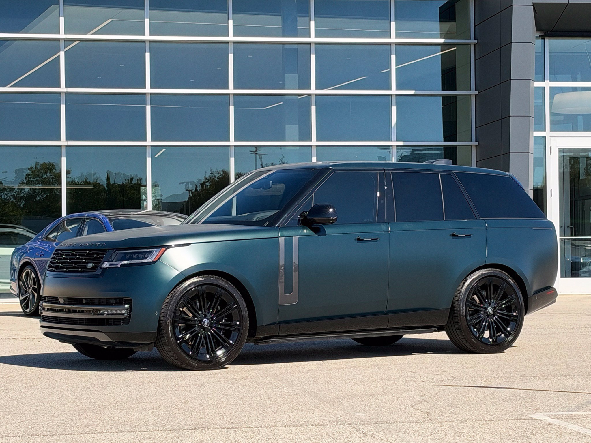 Used 2025 Land Rover Range Rover SE AWD/4WD image 10