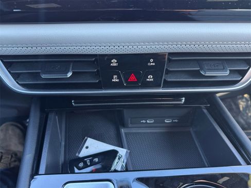 Used 2024 Volkswagen Atlas Cross Sport SEL Premium R-Line image 25