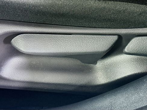 Used 2022 Toyota Prius L Eco image 13