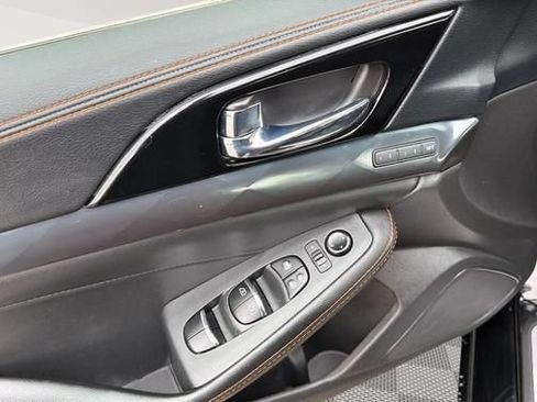 Used 2023 Nissan Maxima SR w/ Sport Mat Group FWD image 15