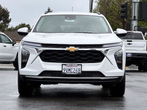 Used 2025 Chevrolet Trax LT image 12