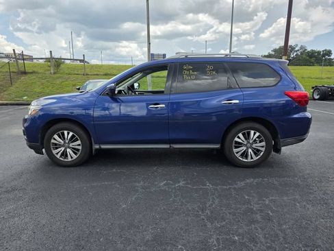 Used 2020 Nissan Pathfinder SL w/ Cargo Package FWD image 8