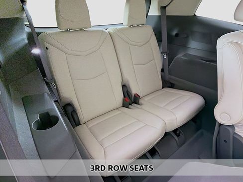 Used 2024 Cadillac XT6 Premium Luxury w/ Technology Package AWD/4WD image 12