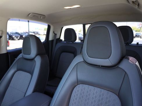 Used 2019 Chevrolet Colorado Z71 AWD/4WD image 18