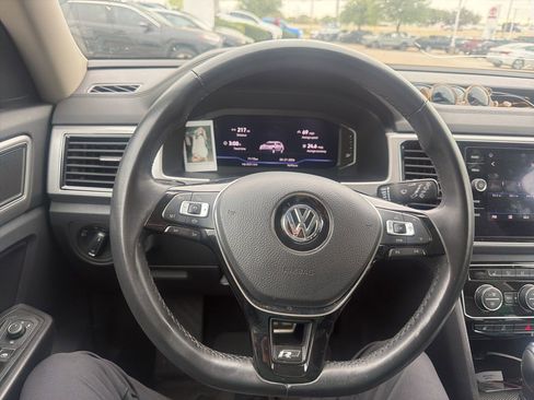 Used 2019 Volkswagen Atlas SEL R-Line image 8
