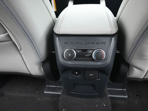 New 2026 Ford Explorer Active RWD image 14