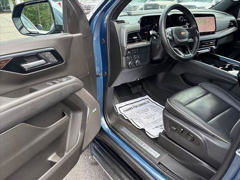 Certified 2025 Chevrolet Tahoe Premier AWD/4WD image 12