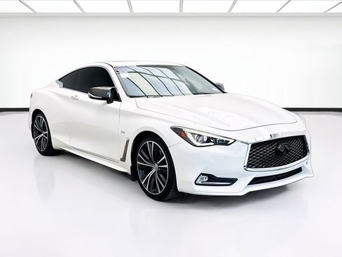 Used 2018 INFINITI Q60 3.0t Luxe w/ Sensory Package 3.0T Luxe RWD image 3