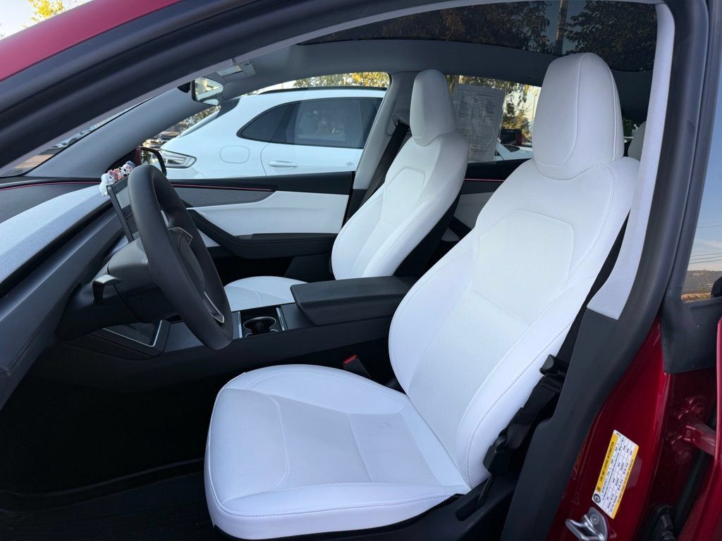 Used 2026 Tesla Model Y 2WD image 10