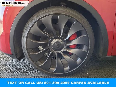 Used 2023 Tesla Model Y Performance image 2