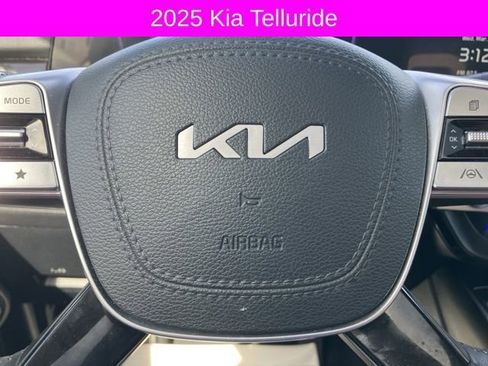 Used 2025 Kia Telluride S image 32