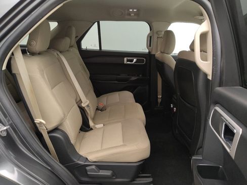 Used 2020 Ford Explorer image 19