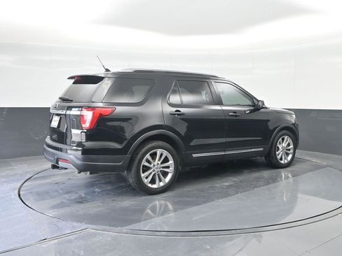 Certified 2019 Ford Explorer XLT w/ Equipment Group 202A image 15