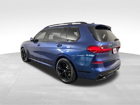 Used 2022 BMW X7 xDrive40i w/ M Sport Package AWD/4WD image 4