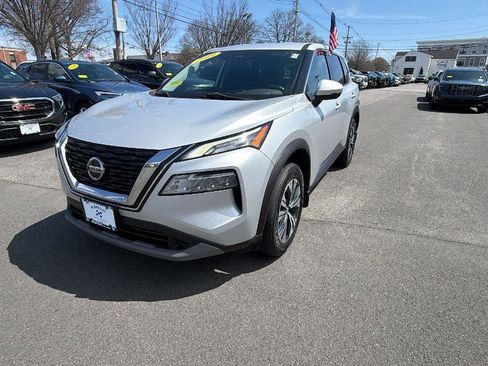 Used 2021 Nissan Rogue SV AWD/4WD image 3