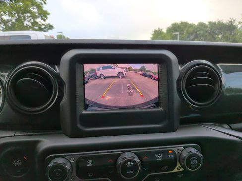 Used 2020 Jeep Wrangler Unlimited Sport AWD/4WD image 17