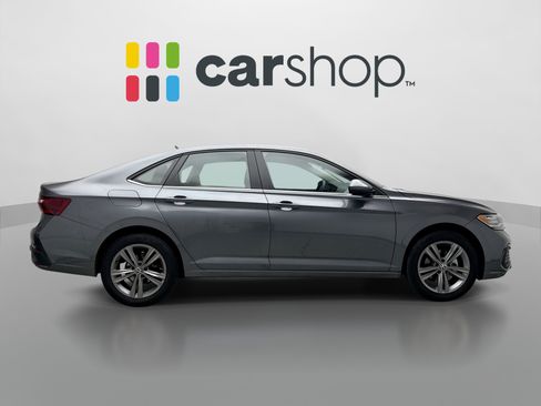 Used 2023 Volkswagen Jetta SE w/ Panoramic Sunroof Package FWD image 6
