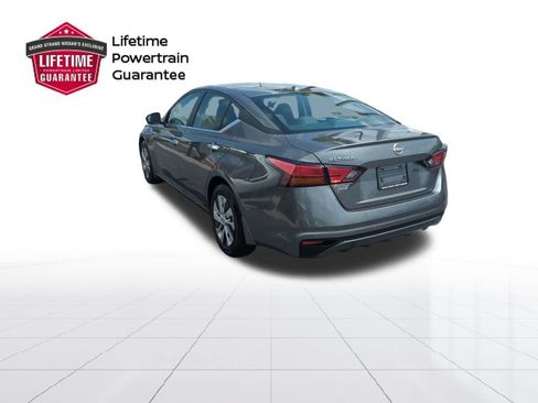 Used 2025 Nissan Altima 2.5 S FWD image 5