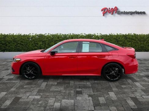 Used 2024 Honda Civic Sport image 3