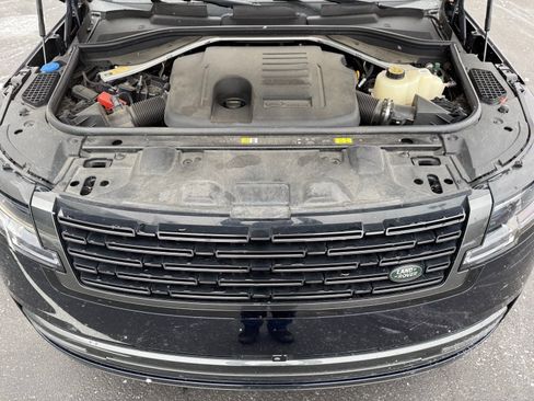Used 2023 Land Rover Range Rover Long Wheelbase SE image 42