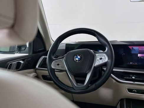Used 2023 BMW X7 xDrive40i w/ Executive Package image 11