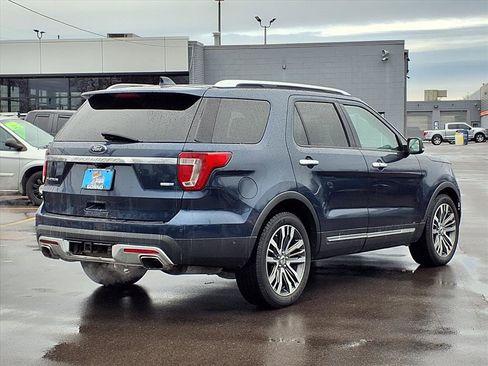 Used 2016 Ford Explorer Platinum image 2