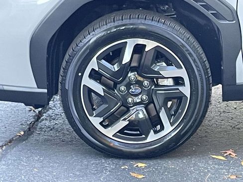 Used 2025 Subaru Forester Limited w/ Popular Package image 9