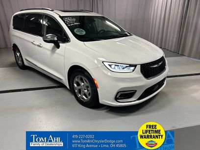 Used 2023 Chrysler Pacifica Limited