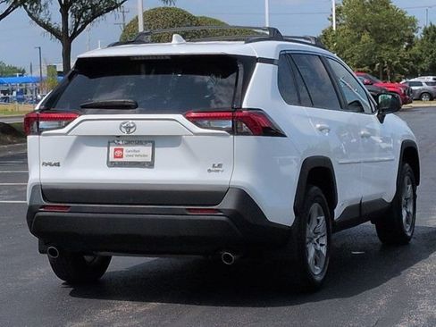 Certified 2025 Toyota RAV4 LE AWD/4WD image 5