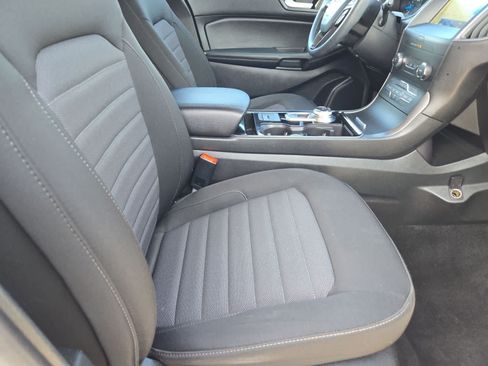 Used 2020 Ford Edge SE FWD image 18