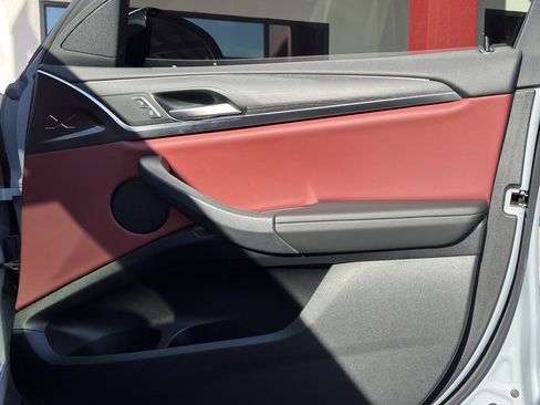 Used 2022 BMW X4 xDrive30i w/ M Sport Package 2 image 21