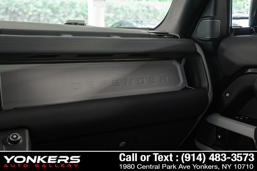 Used 2022 Land Rover Defender 110 SE AWD/4WD image 30