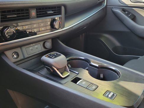 Certified 2025 Nissan Rogue S FWD image 25