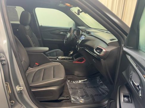 Used 2023 Chevrolet TrailBlazer RS w/ Sun and Liftgate Package image 39