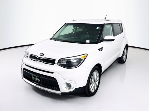 Used 2018 Kia Soul + FWD image 3