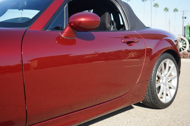 Used 2006 MAZDA MX-5 Miata Sport w/ Appearance Pkg RWD image 30