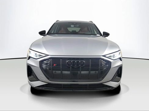 Used 2023 Audi e-tron S Prestige w/ Prestige Package image 2