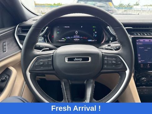 Used 2024 Jeep Grand Cherokee Limited 4xe image 5