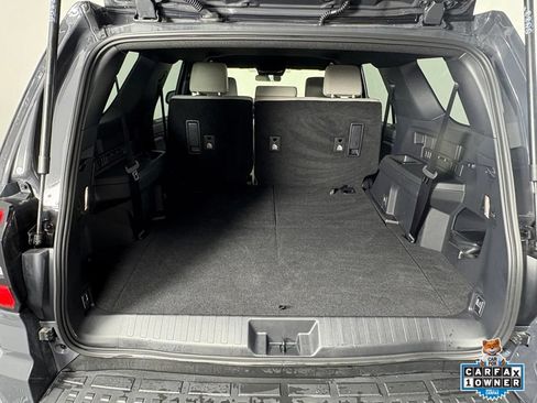Certified 2025 Toyota 4Runner SR5 AWD/4WD image 11