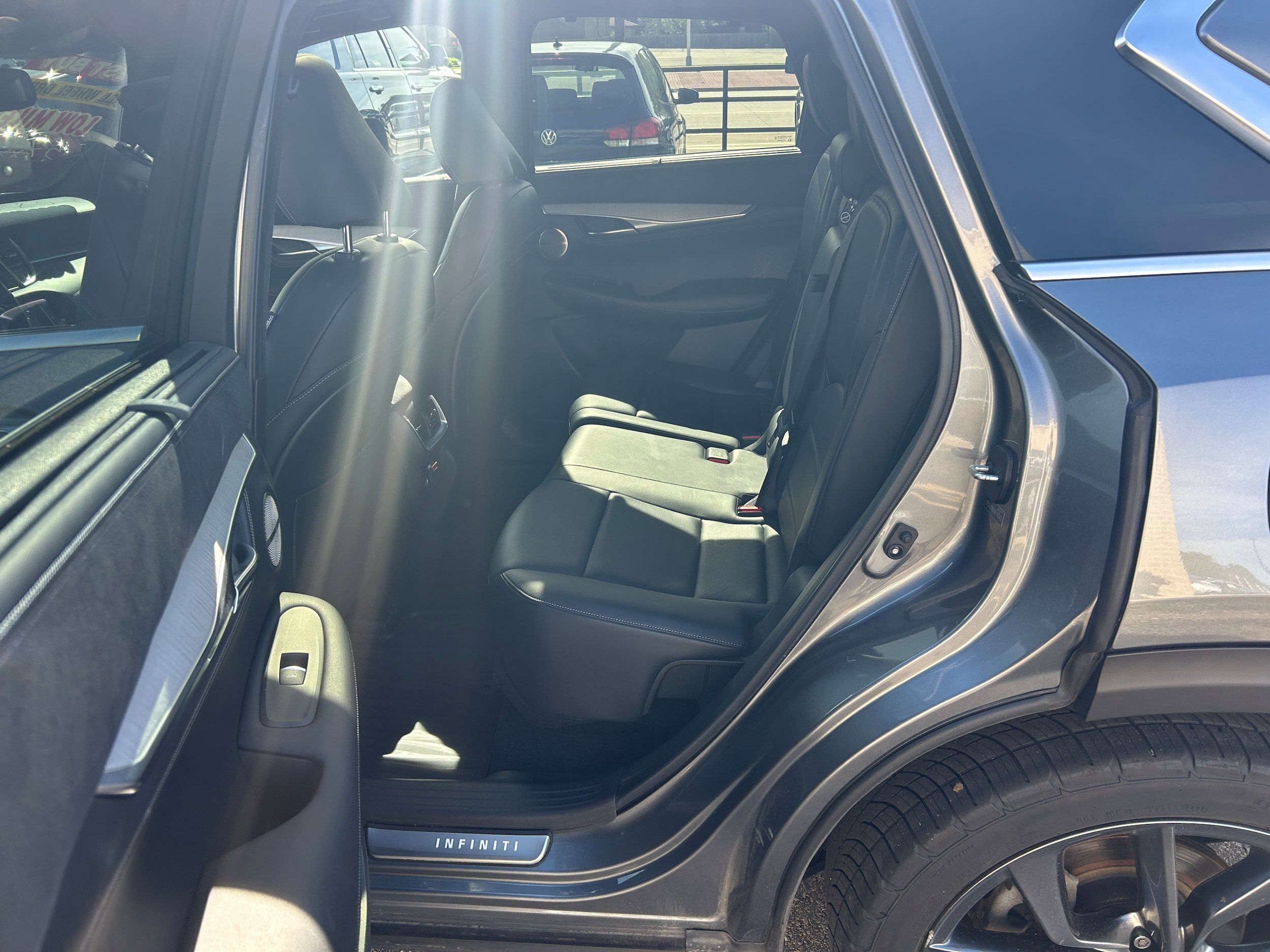 Used 2019 INFINITI QX50 Essential w/ Sensory Package AWD/4WD image 5