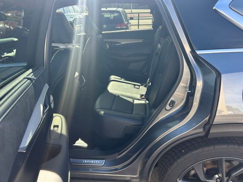 Used 2019 INFINITI QX50 Essential w/ Sensory Package AWD/4WD image 5
