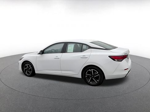 Used 2025 Nissan Sentra SV image 4