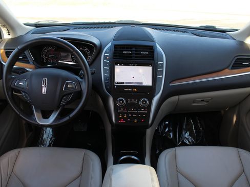 Used 2017 Lincoln MKC Select w/ Select Plus Package image 29