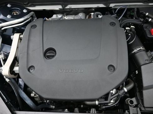 Used 2023 Volvo XC60 B6 Ultimate w/ Protection Package Premier image 37