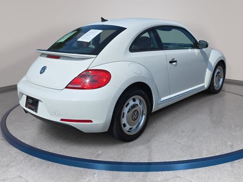 Used 2015 Volkswagen Beetle 1.8T Classic FWD image 6