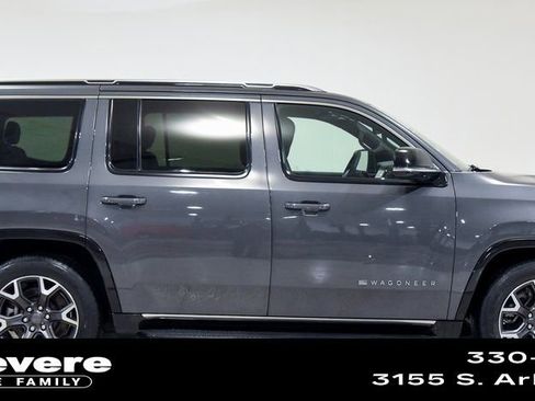 Used 2024 Jeep Wagoneer Series III AWD/4WD image 9