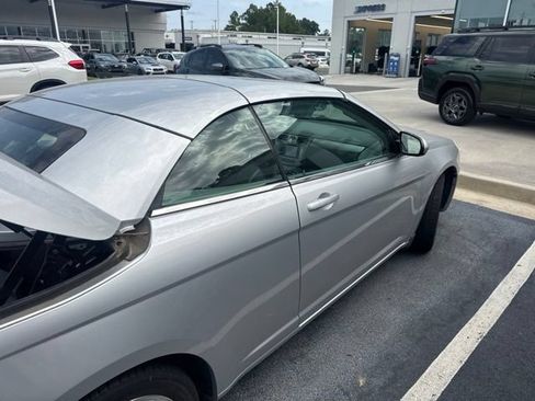 Used 2008 Chrysler Sebring Touring w/ Special Touring Group FWD image 5