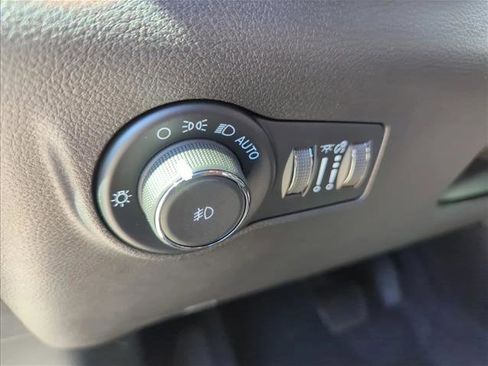 New 2026 Jeep Compass Latitude image 17